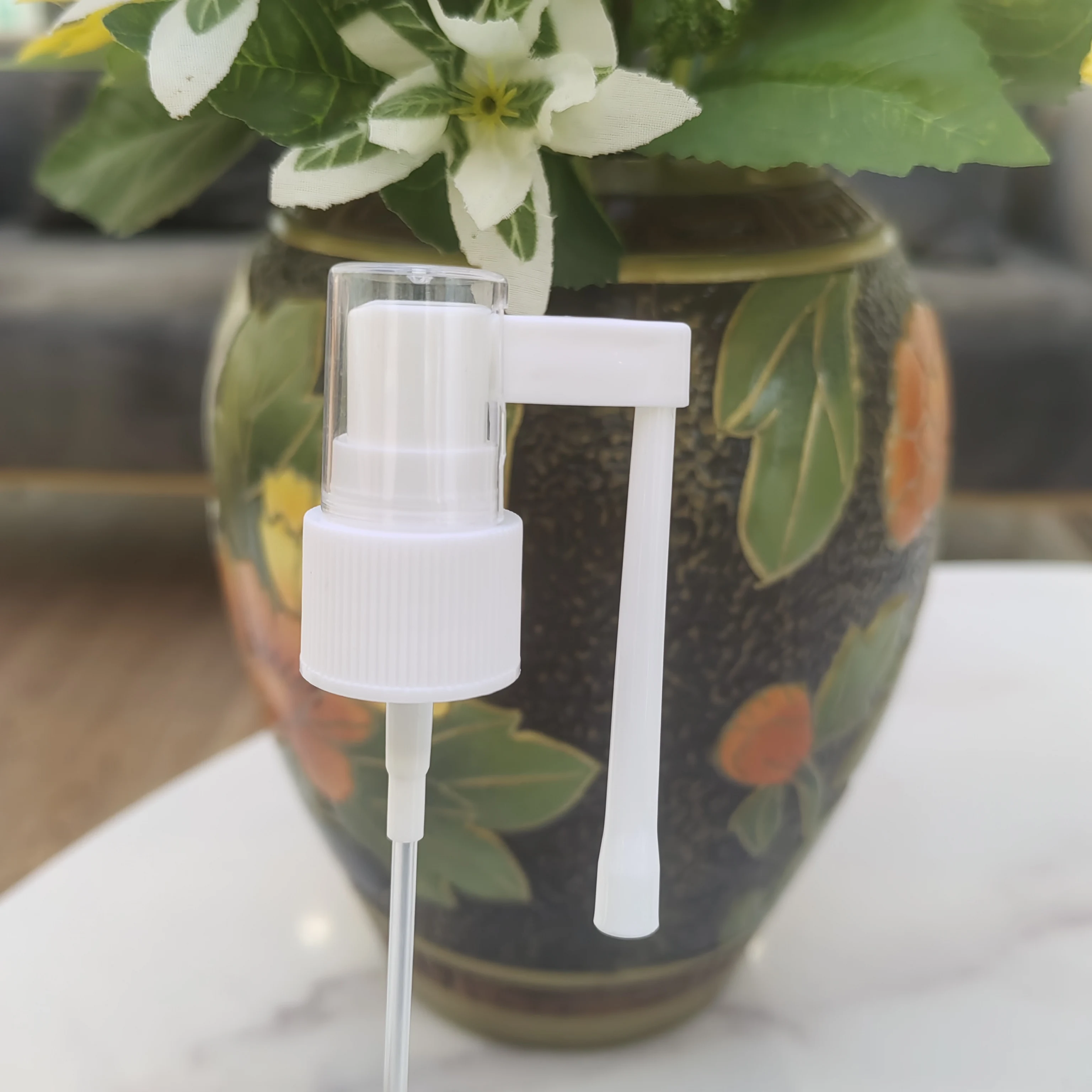 Yuyao Factory Wholesale Fine Mist Sprayer Pumps 18mm 20mm 24mm Long Nozzle for Medical Cap Plastic Pump Spray