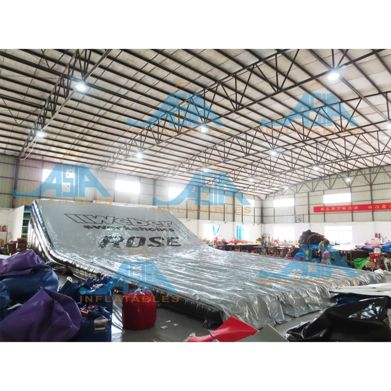 Extreme Sport Big Inflatable Mountain Bike Airbag Inflatable Landing Ramp Airbag Inflatable Jump Stunt Airbag