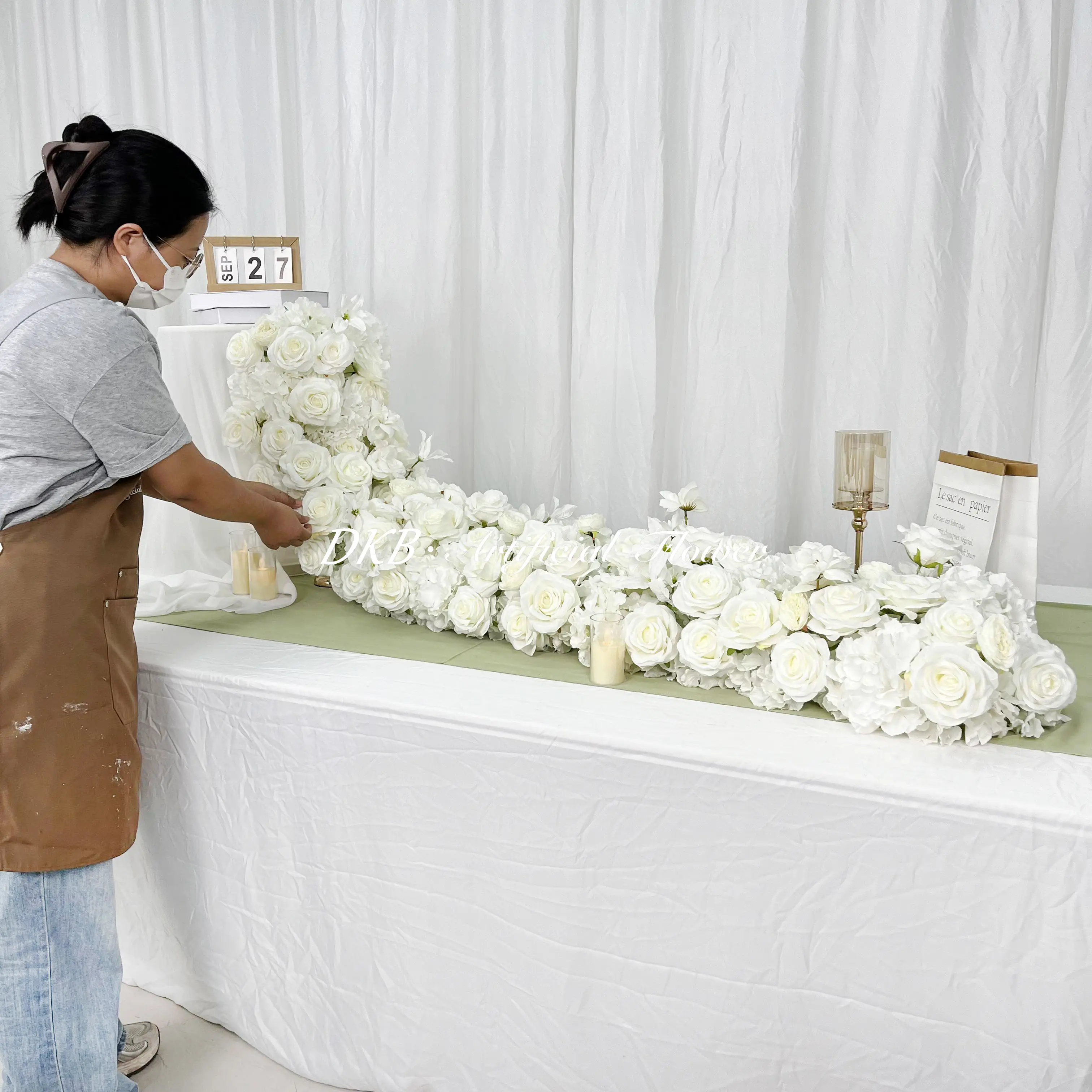 2024 popular new Wedding Centerpieces and Table Decorations white silk rose flower aisle runner for wedding