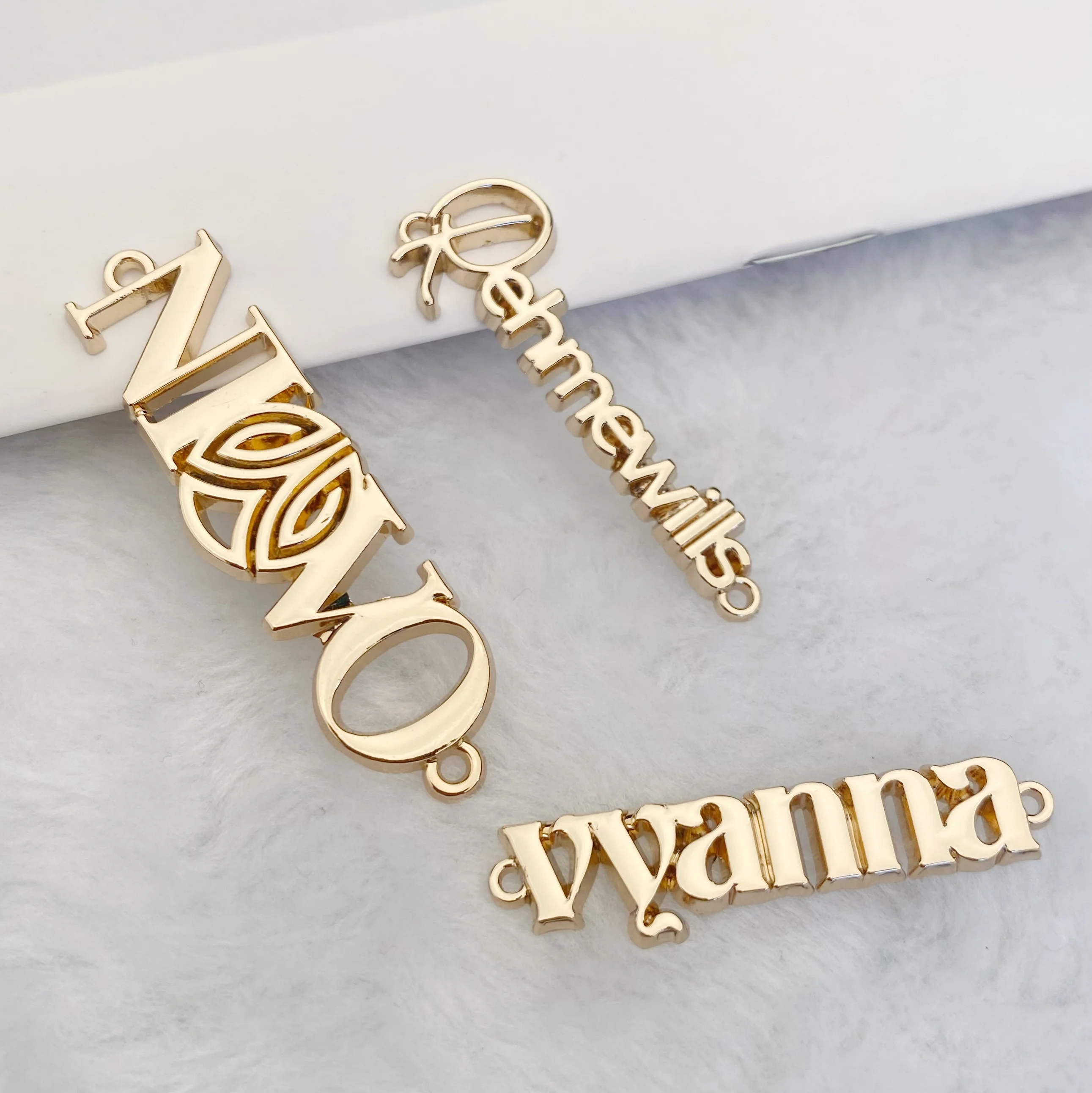 High Quality Custom Metal Logo Label Tag with Clothing Brand Name Hijab Logo for Garment Labels