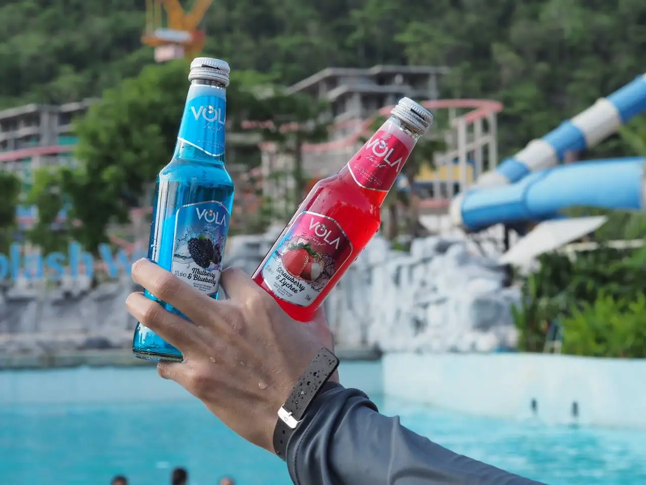 VOLA Twizt Alc.5% Mulberry & Blueberry Flavor 275 ml. Mixed Fruit Alcoholic Beverage Wholesale from Thailand