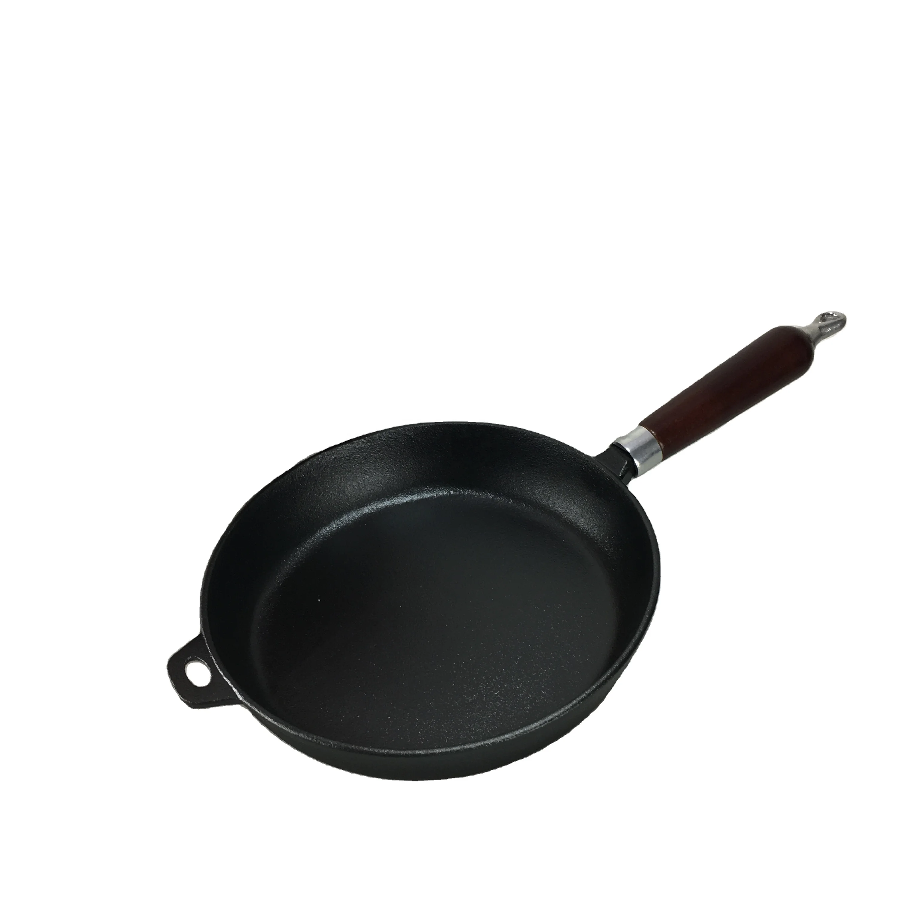 Чугунная сковорода с деревянной ручкой