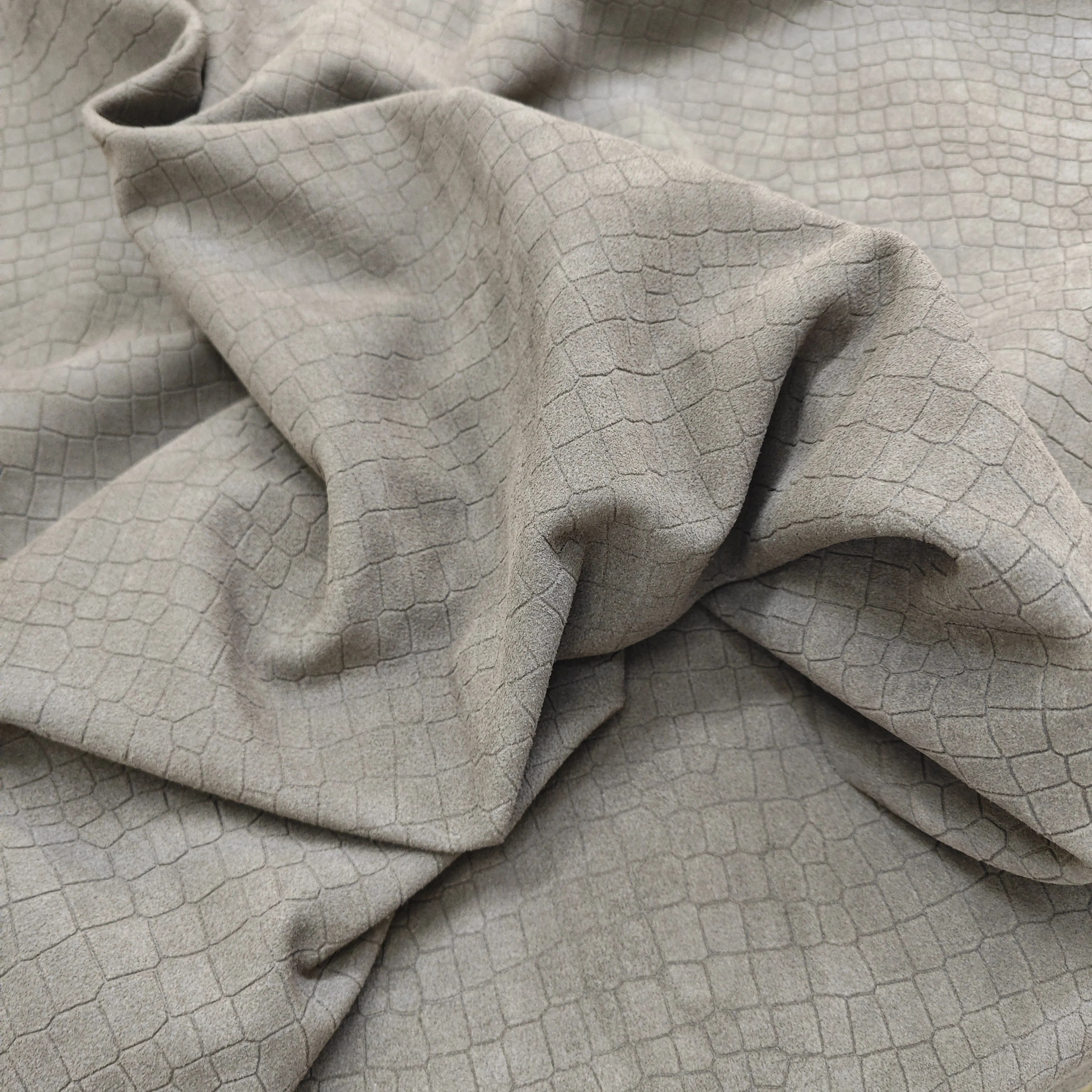 Crocodile embossed cow suede Alligator pattern Cow split leather For shoes garment wallet