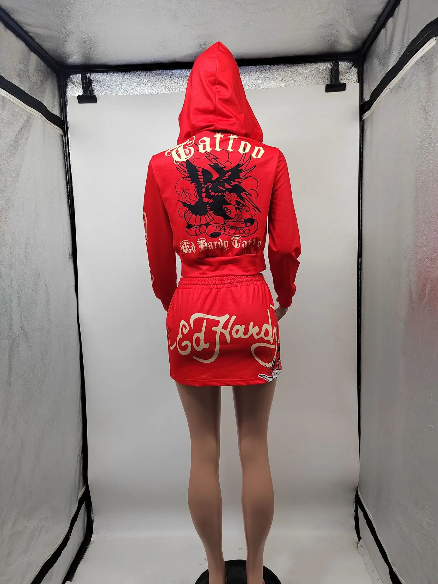 2024 New Design Casual Mini Skirt Sexy 2 Pieces Set Graphic Hoodies Zip Hoodies And Peach Hip Skirts Streetwear Matching Suit