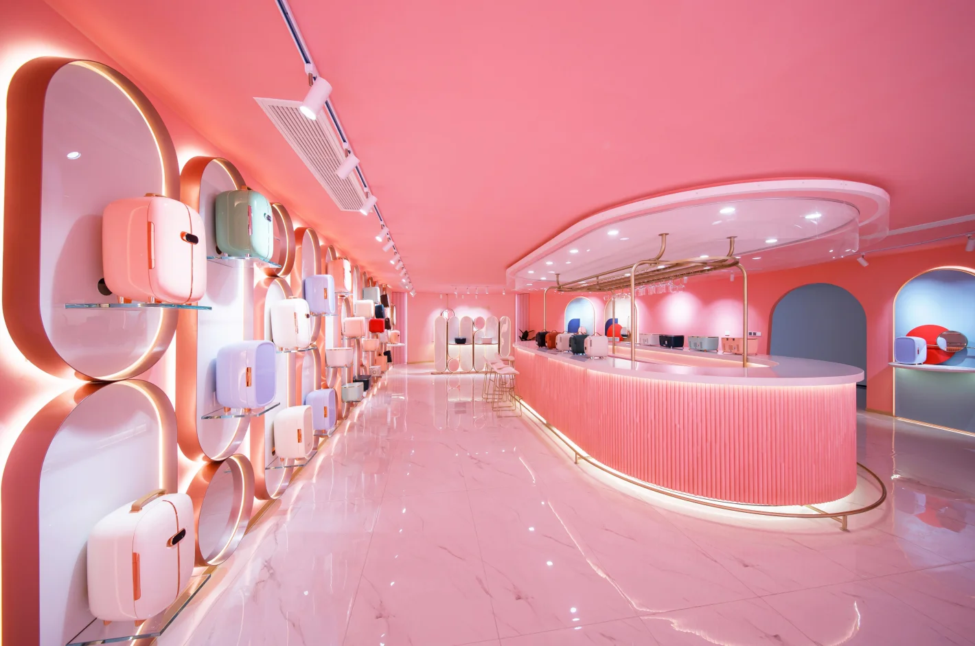 Portable 6 litre beauty fridge cosmetics mini fridge for bedroom refrigerator