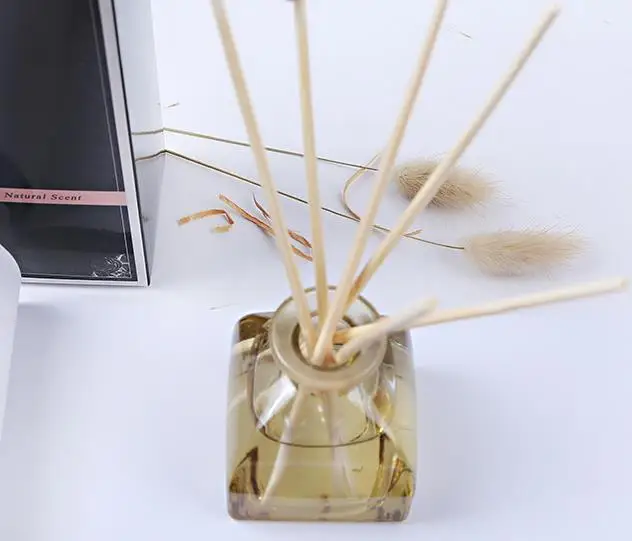 square glass aroma reed diffuser bottle set with rattan stick