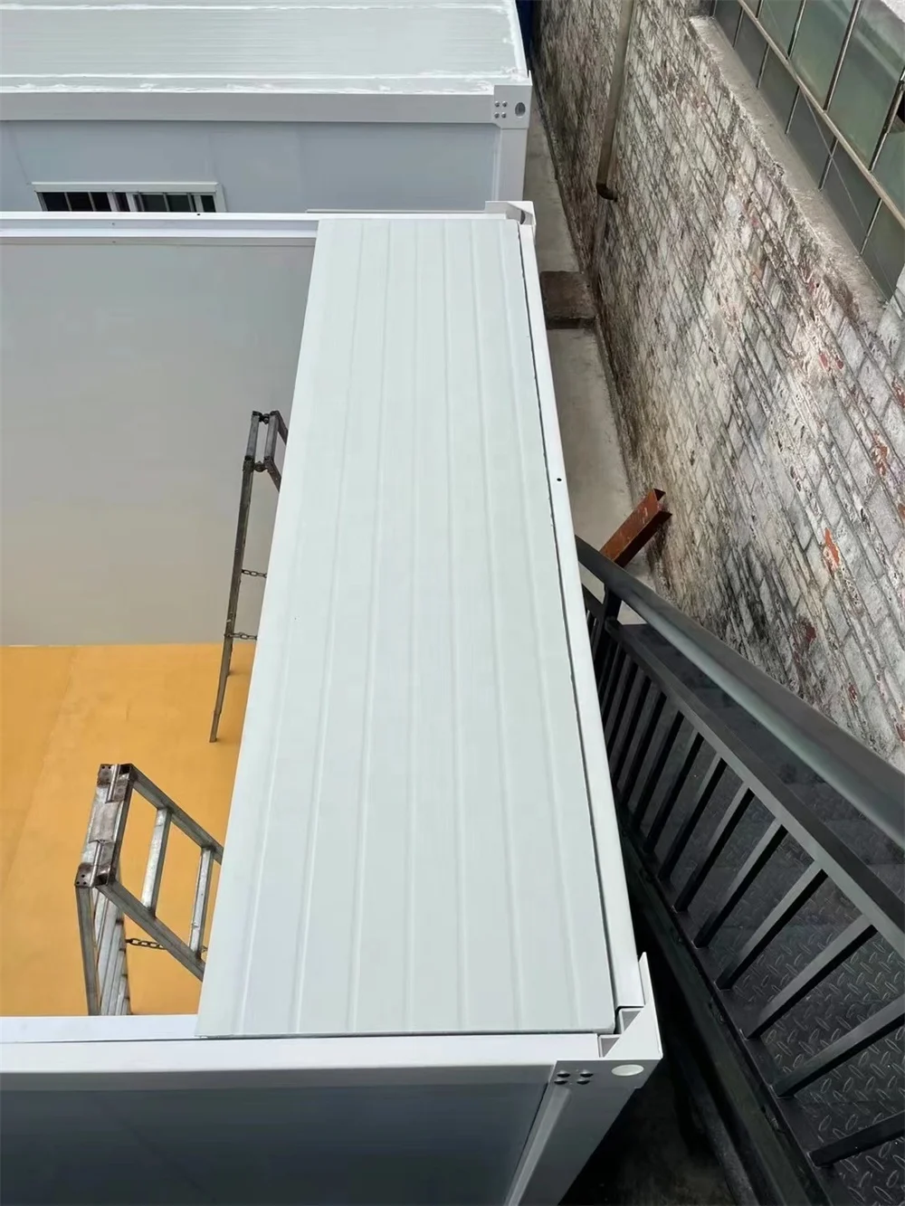 2022 new ready made house portable container house color steel sandwich panel house