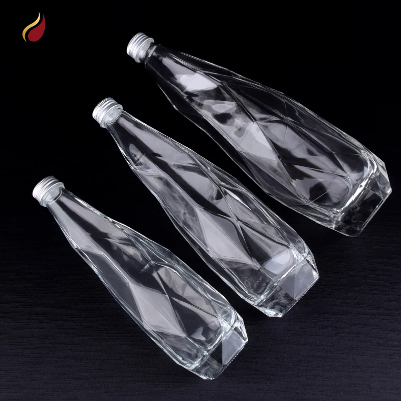 Wholesale manufacturer unique liquor empty transparent 350ml 500ml 25oz 750ml luxurious diamond shape glass wine water bottle