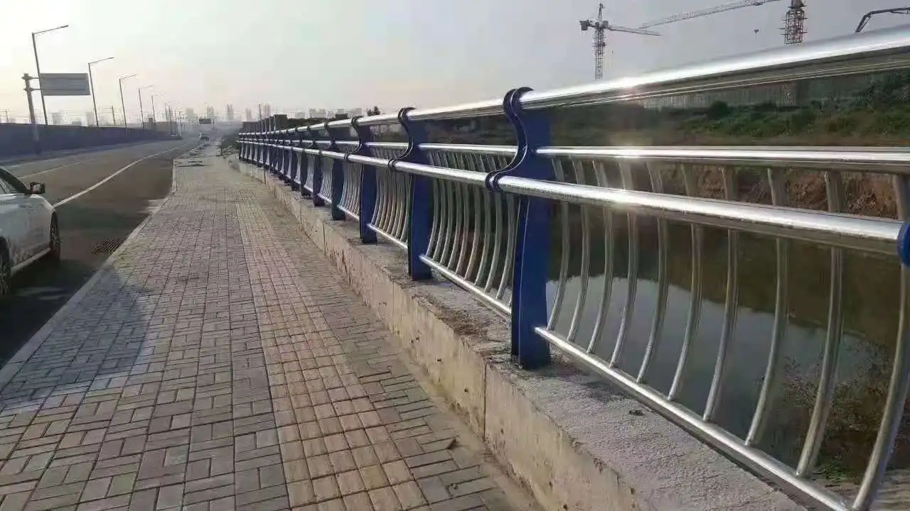 Customized bridge anti-collision guardrail river landscape guardrail bridge guardrail on both sides of viaduct