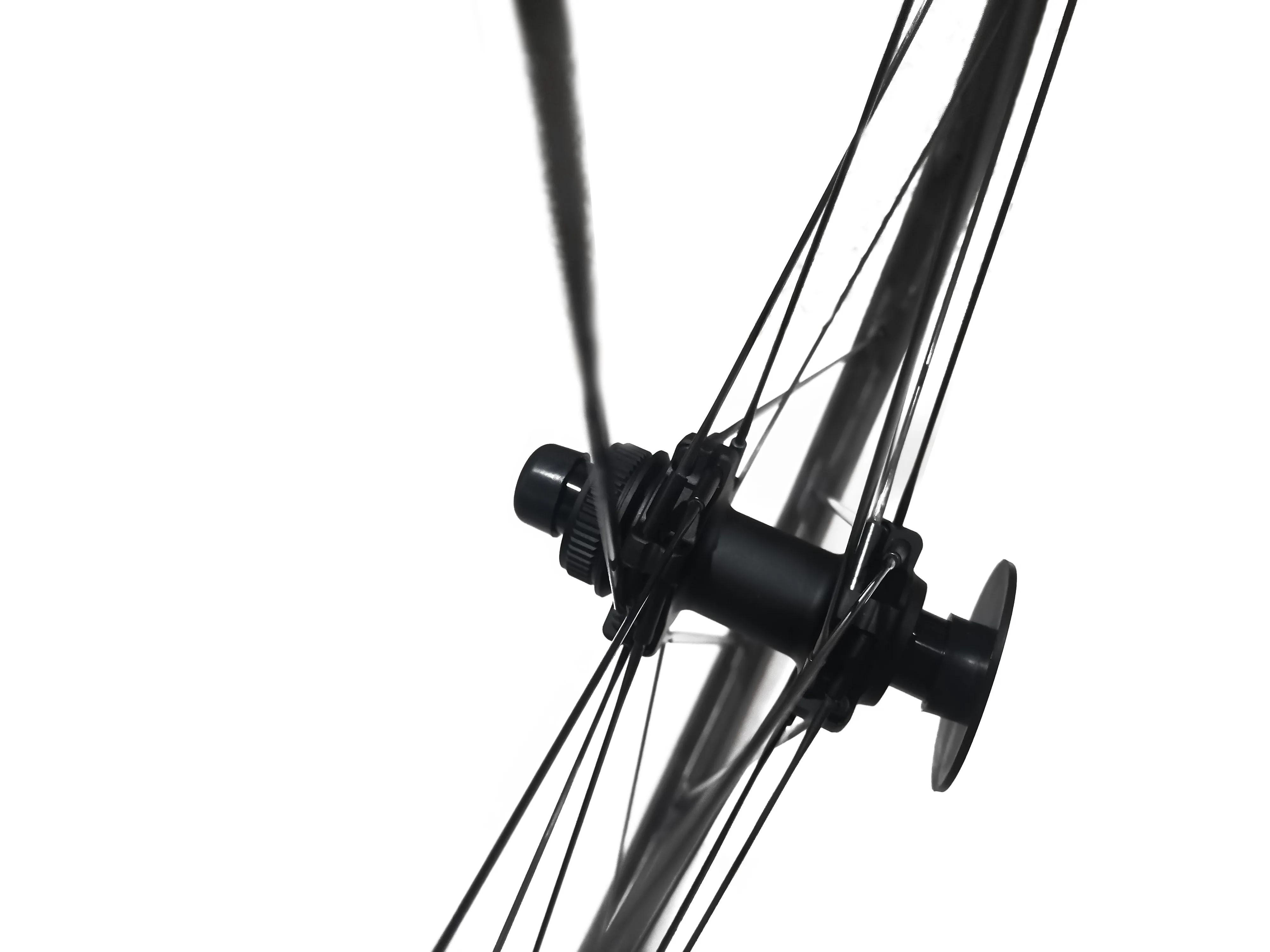 Carbon bike wheels with high tension carbon spokes made by Chinese factory