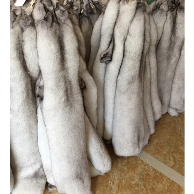 Hot Sale High Quality Warm Shaggy Real Fox Fur Skin Pelts For Women Scarf And Coat Fur Materials