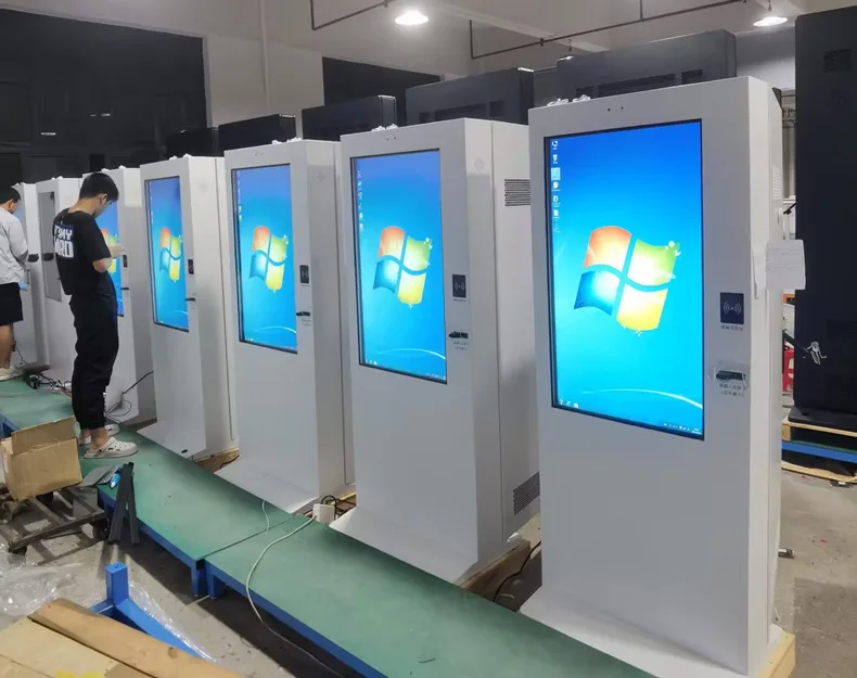 Waterproof Outdoor Advertising Screen TV 75' High Brightness 4K HD Video Display Floor Stand LCD Panel Billboard Outdoor Totem