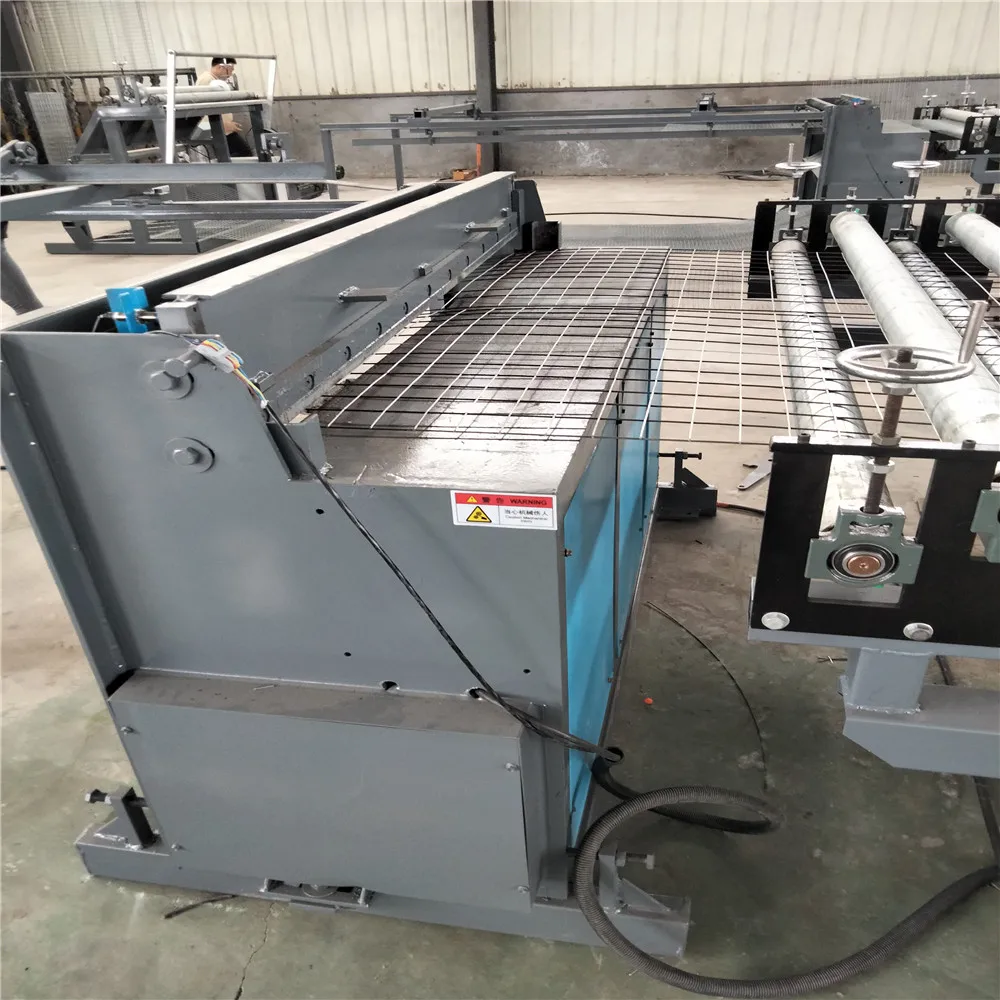 Easy operating fence panel welding