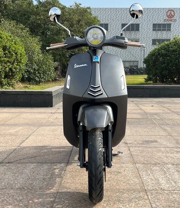 High Performance 125CC Gasoline Scooter Moto Motorbike for Urban Use