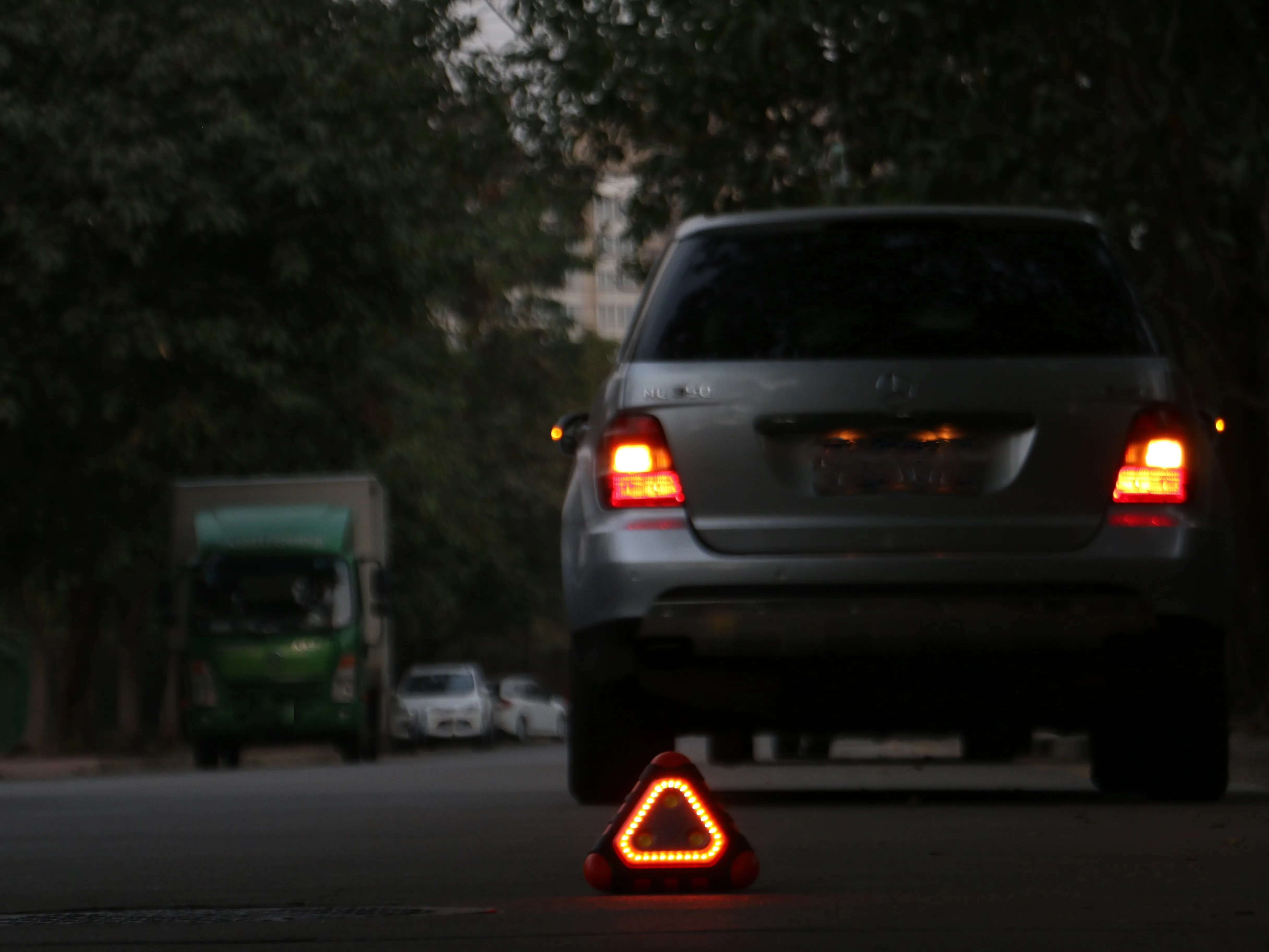 Power Jump Start 12V Cars Truck/Mini Car Booster for Emergency Use/Battery Pack Car Battery Jumper Cables 12V Car Jump Starter