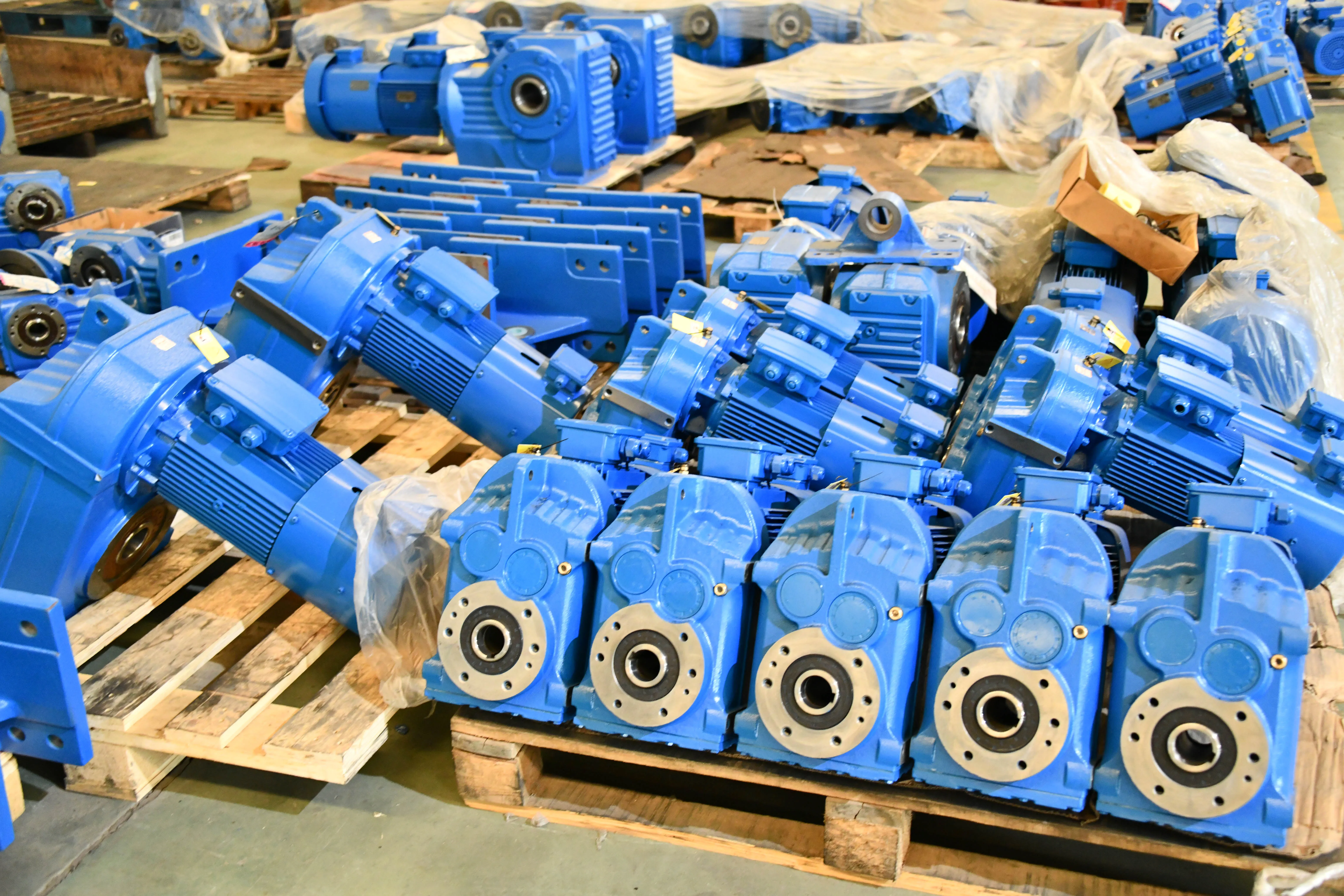 Geared motor F series helical gear R/S/K/F series reducer three-phase asynchronous motor gearbox in stock