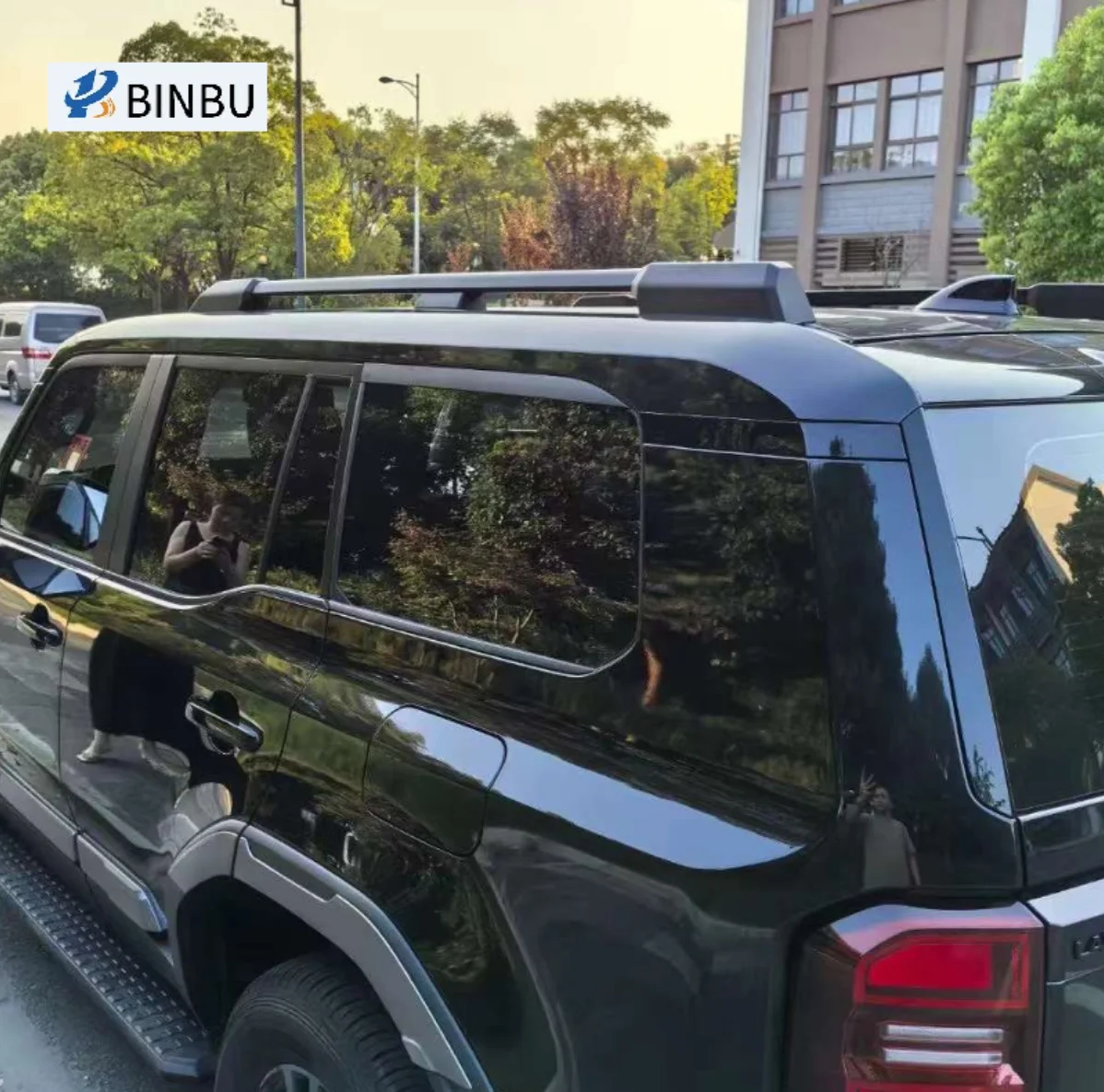 Suitable for Toyota Land Cruiser luggage racks Prado LC250 original factory roof rack Prado black roof rack 2024