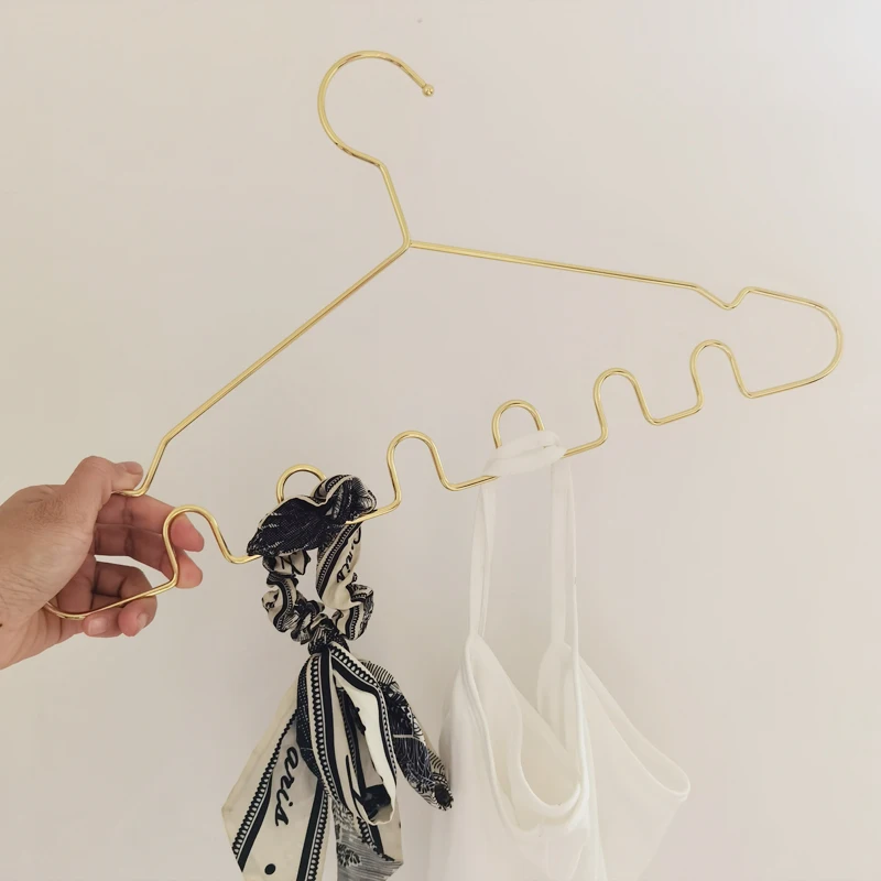 Metal Hanger Waved Shape Colored Clothes Hangers Closet Organizer Magic Space Saving Hanger for Home Use