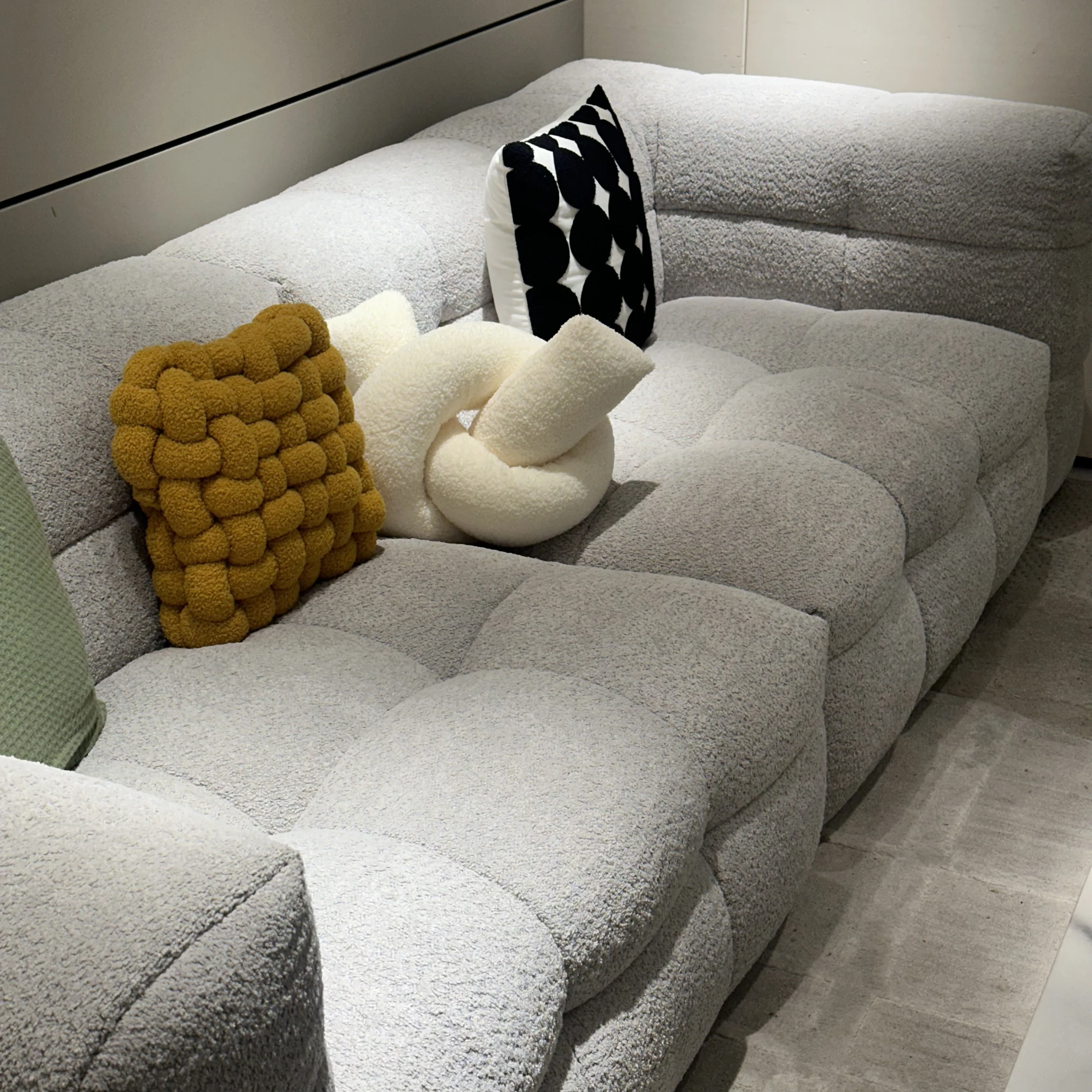 Modern Pop Design Minimalist Fabric Cloud Sofa Set Customizable Reclining for Living Room for Home Hotels Villas Apartments