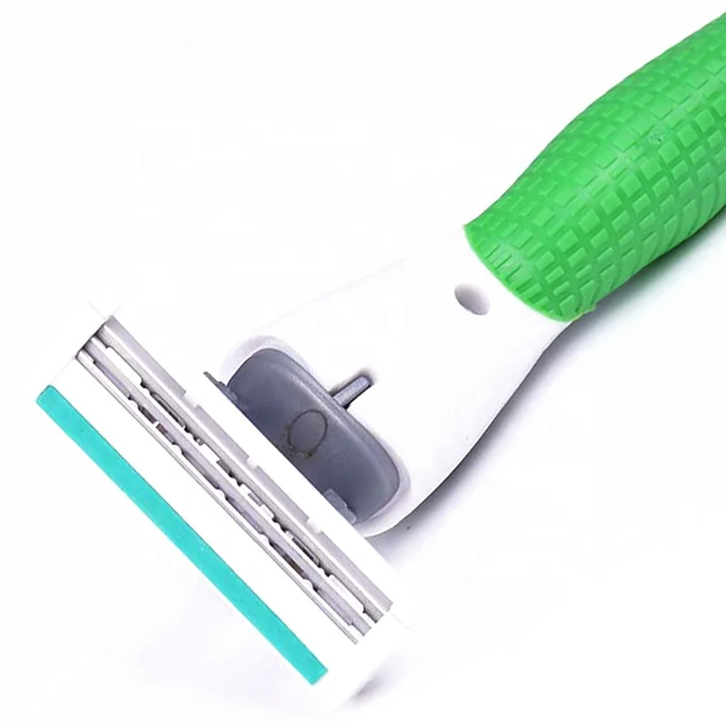Razor 3 blades of replaceable shaving head with cartridge system razor for men.