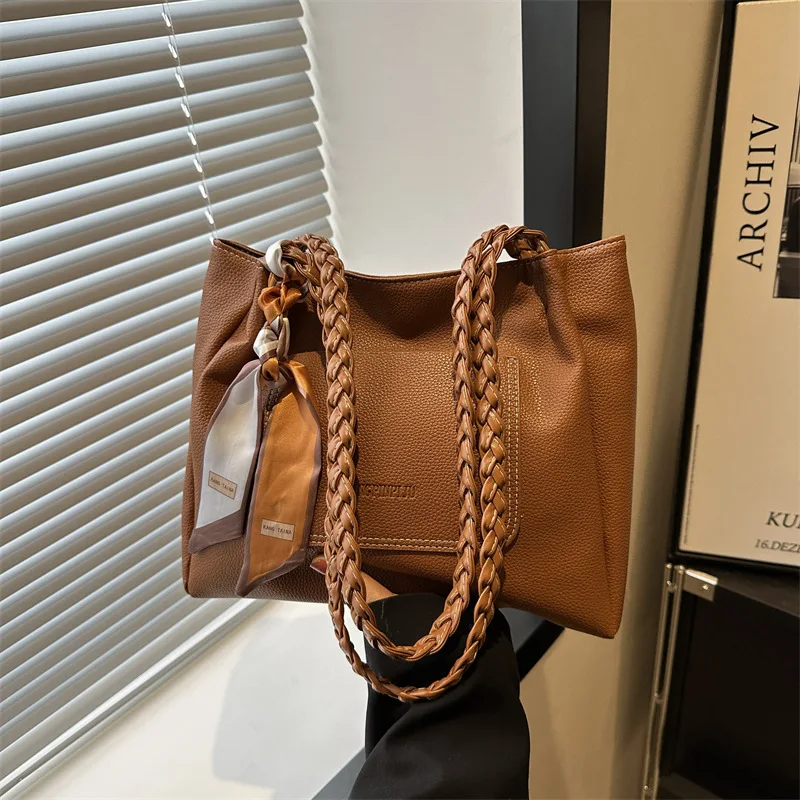 Hot selling tote women purses Large capacity new fashion retro fashion hand bags ladies 2024