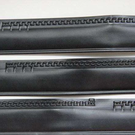 0.2mm thickness  China Cheap agricultural drip tape  irrigation Labyrinth hose watering