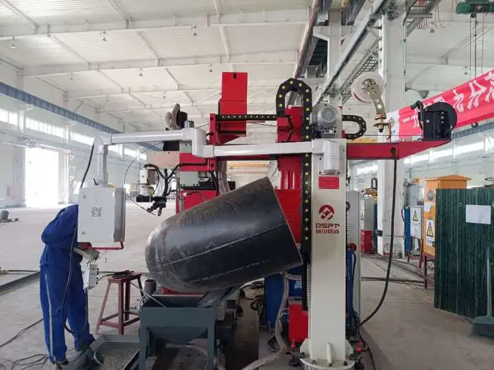 WELDING MACHINE FOR PIPELINE