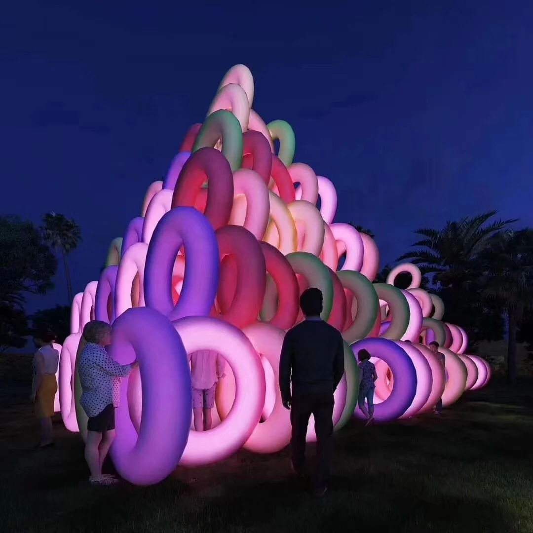 Various cartoon models Inflatable artistic beauty maze climbing wall Inflatable circles