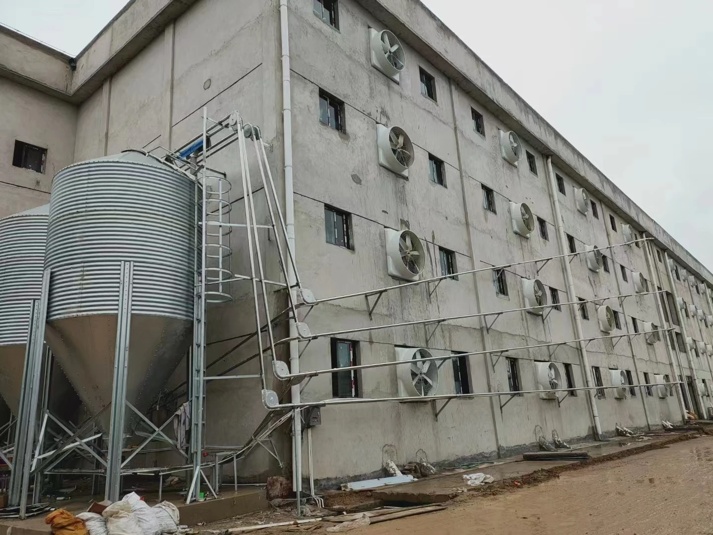 Poultry Cow/Pig Feed Wheat Grain Storage mini Feed Silo for Sale