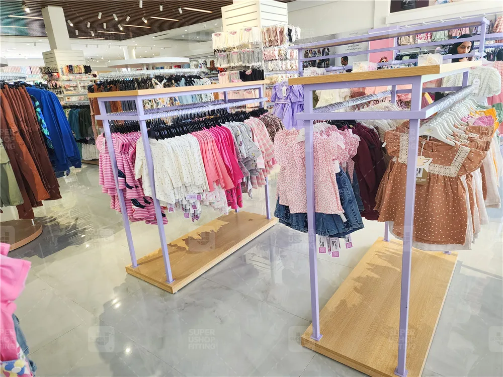Trendy Custom Metal Kids Clothing Store Fixtures Furniture Cute Wooden Baby Shop Clothes Display Rack for Infant Interior Design