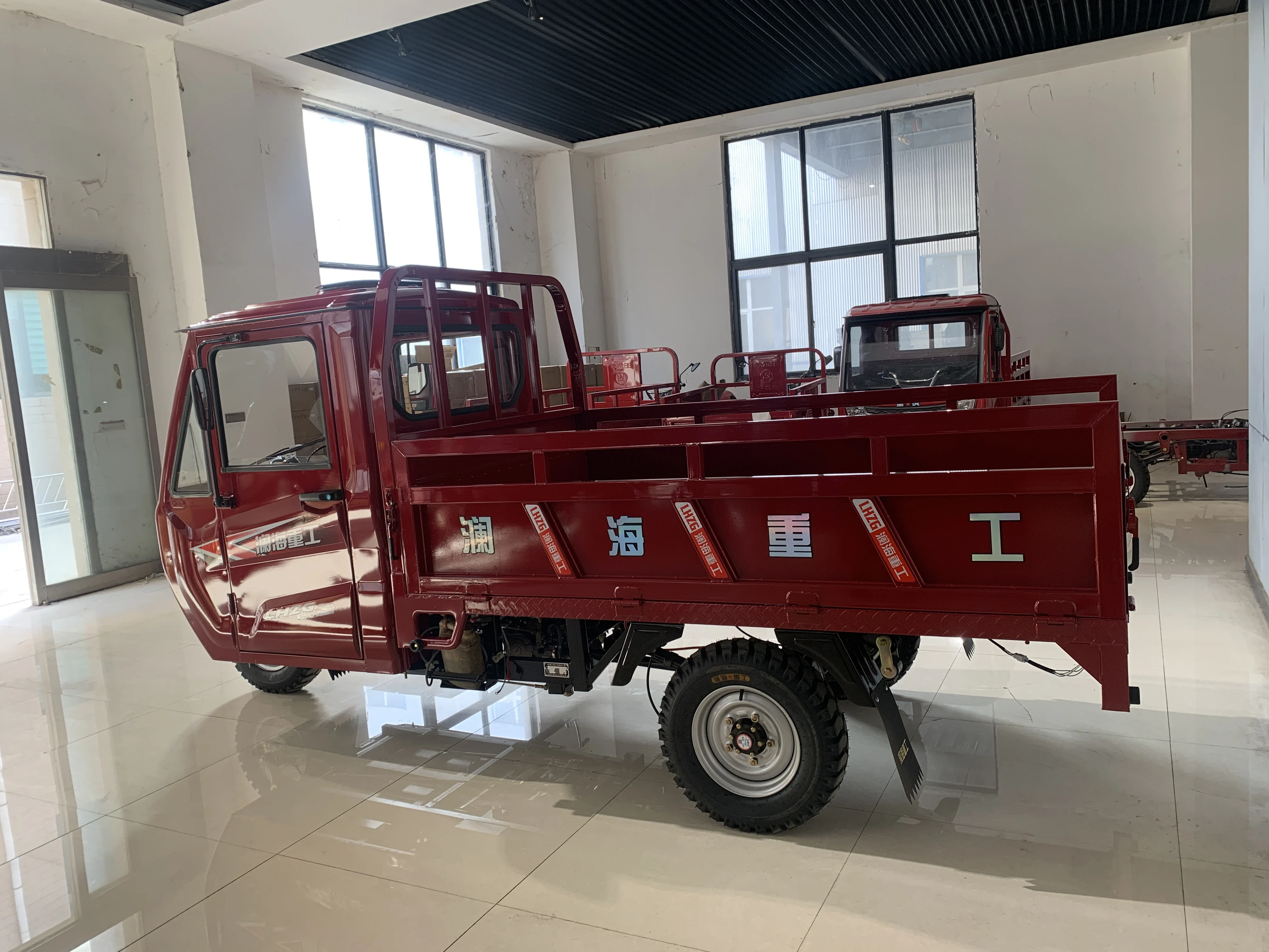 Трехколесный Реверсивный трехколесный мотоцикл с открытым