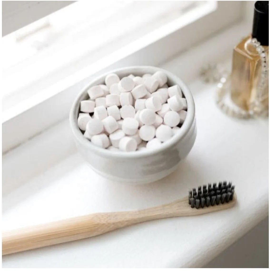 spearmint flavor sensitive toothpaste bites for kids and adults