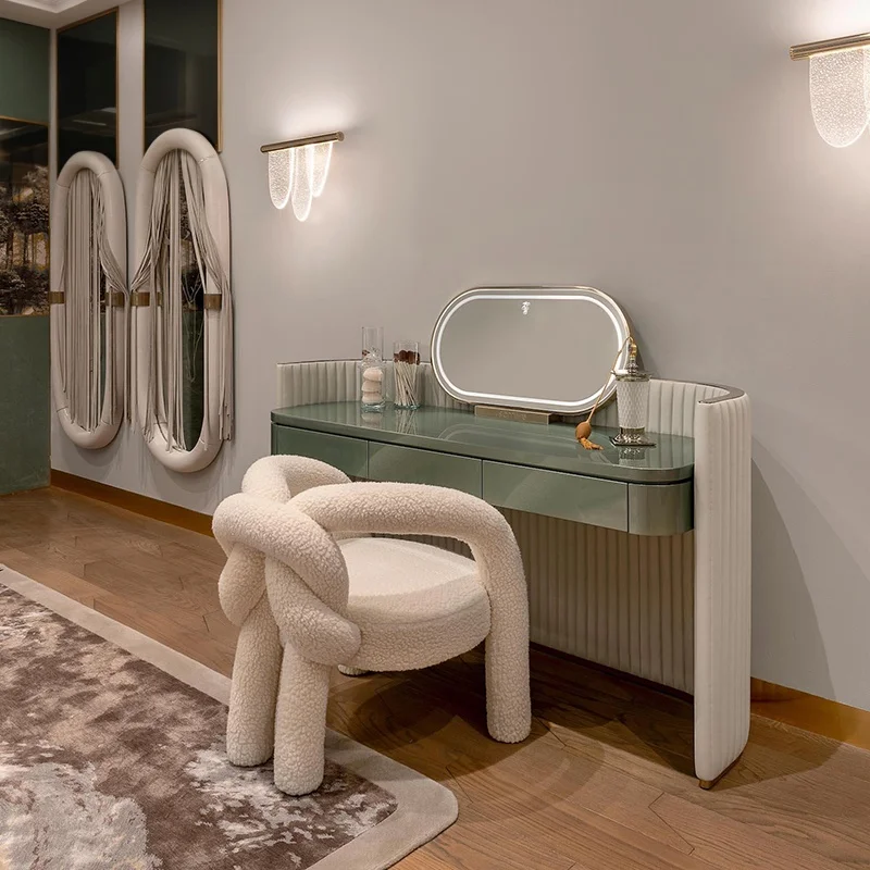 Custom Made Italian Design Modern Luxury Bedroom Furniture Set Upholstered Home Bedroom Bed With Headboard