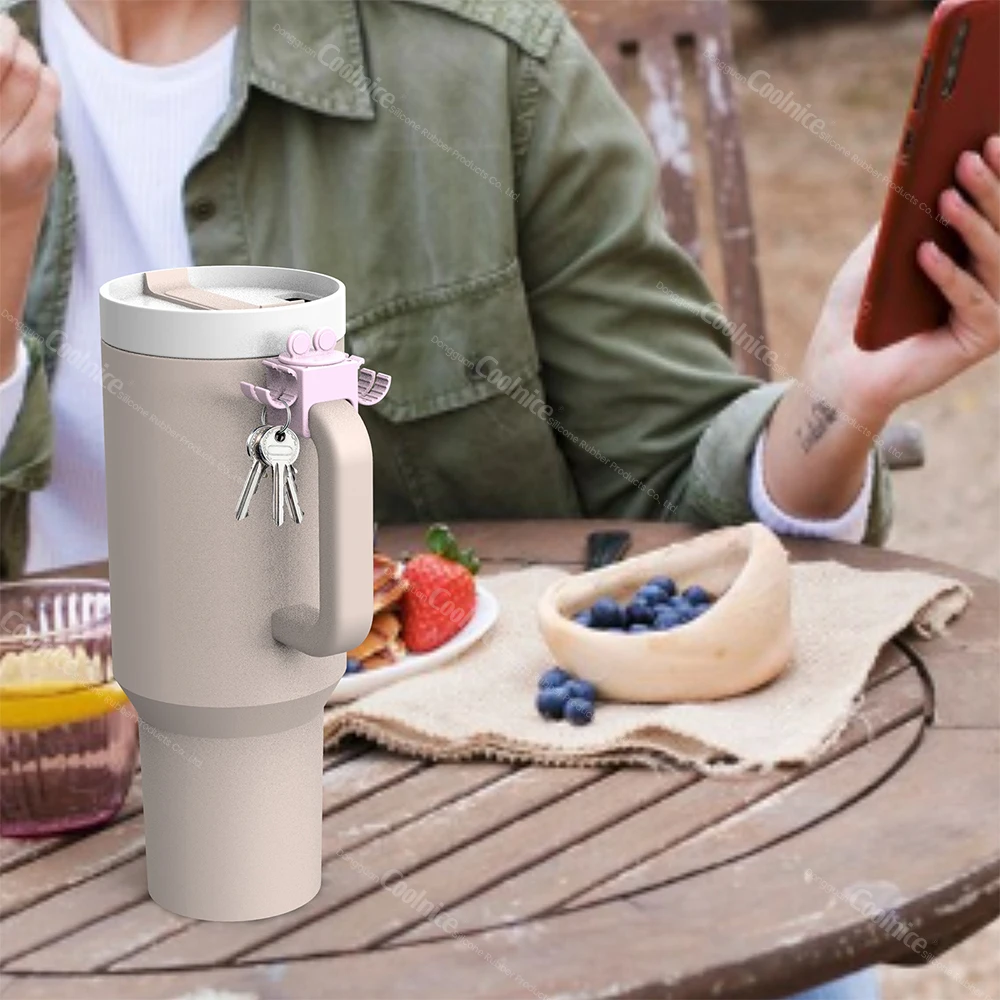 New Products Silicone Water Bottle Lipstick Clip  Double Sided Hook Chapstick Lip Balm Holder Water Bottle Accessories