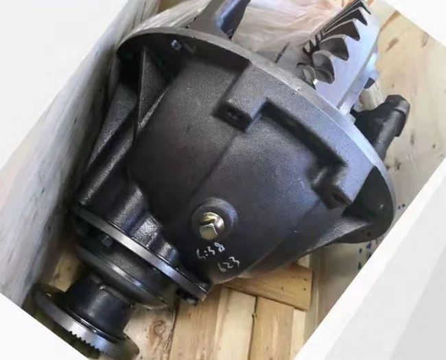 4x2 20Ton GVW Hino 500 Heavy Truck 13Ton Differential Rear Wheel Drive Axle with 10x335 PCD