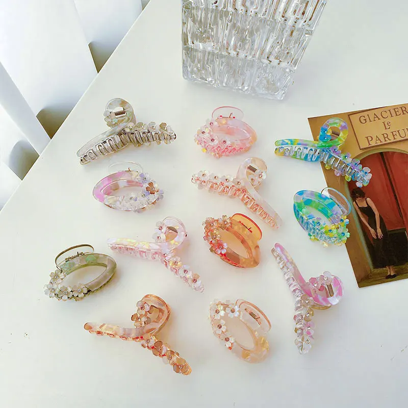 Yucat Wholesale Korean Geometry Elegant 3D Flower Hair Clips Accessories Crystal Acrylic Acetate Hair Claw Clips New Arrival