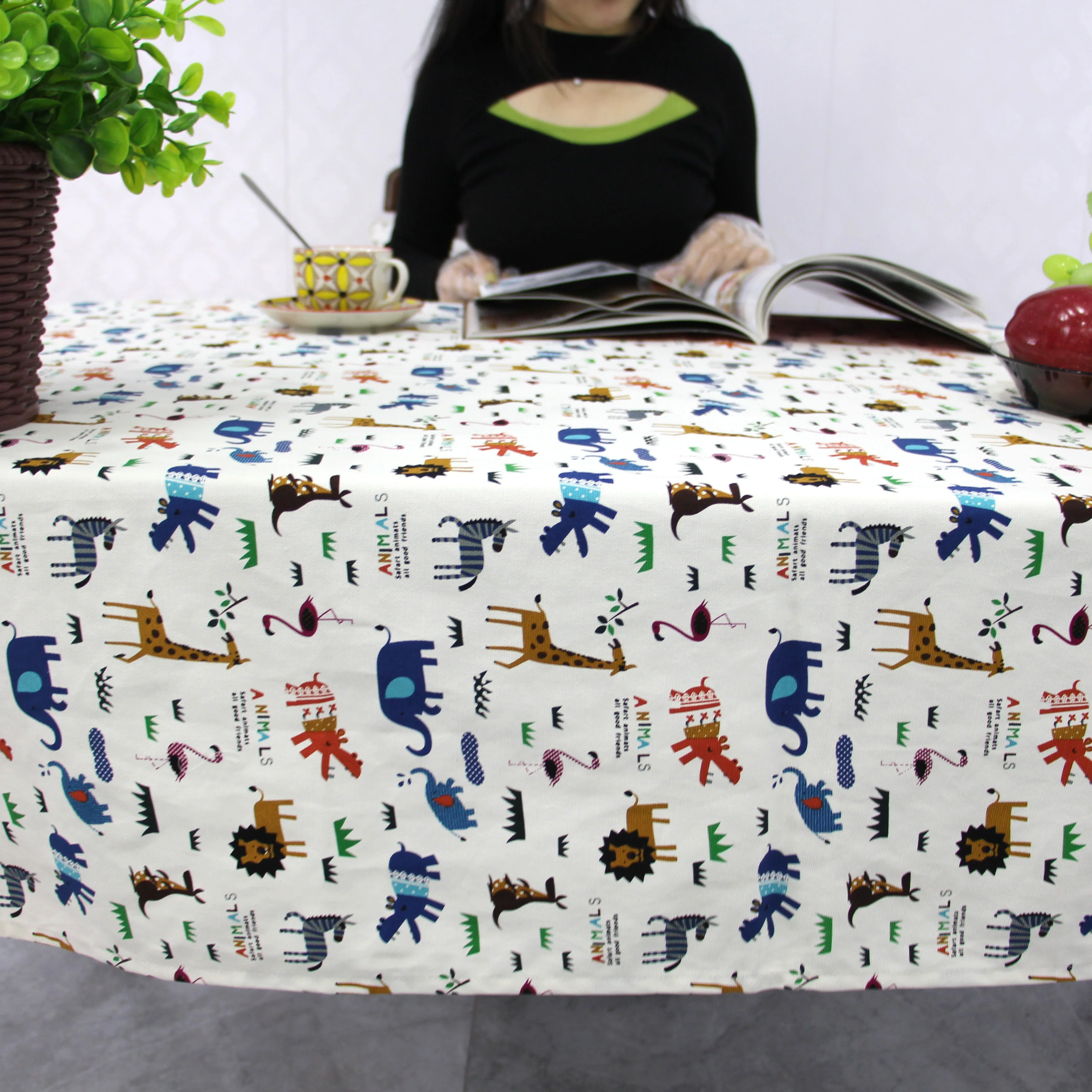 Manufacturer best price custom lace tablecloth with logo PVC waterproof polyester table cloth wedding for events