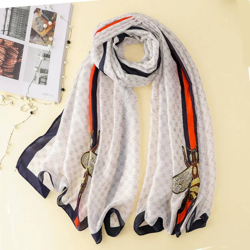 Оптовая продажа 2022 Новейшие женские длинные шарфы из искусственного шелка модные роскошные шелковые атласные шали брендовые печати на