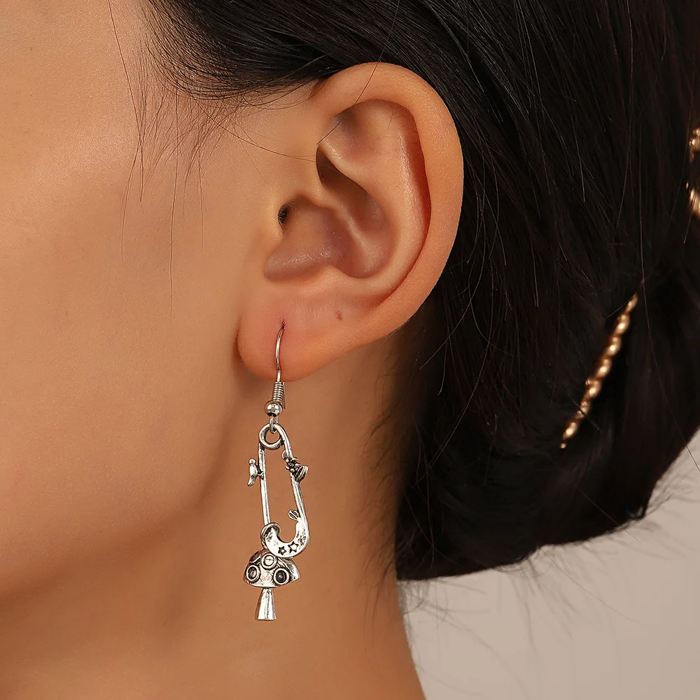 Halloween Bat Wings Earrings Paper Clip Mushroom Dangle Earrings Cool Halloween Costumes Party for Women AM1171026