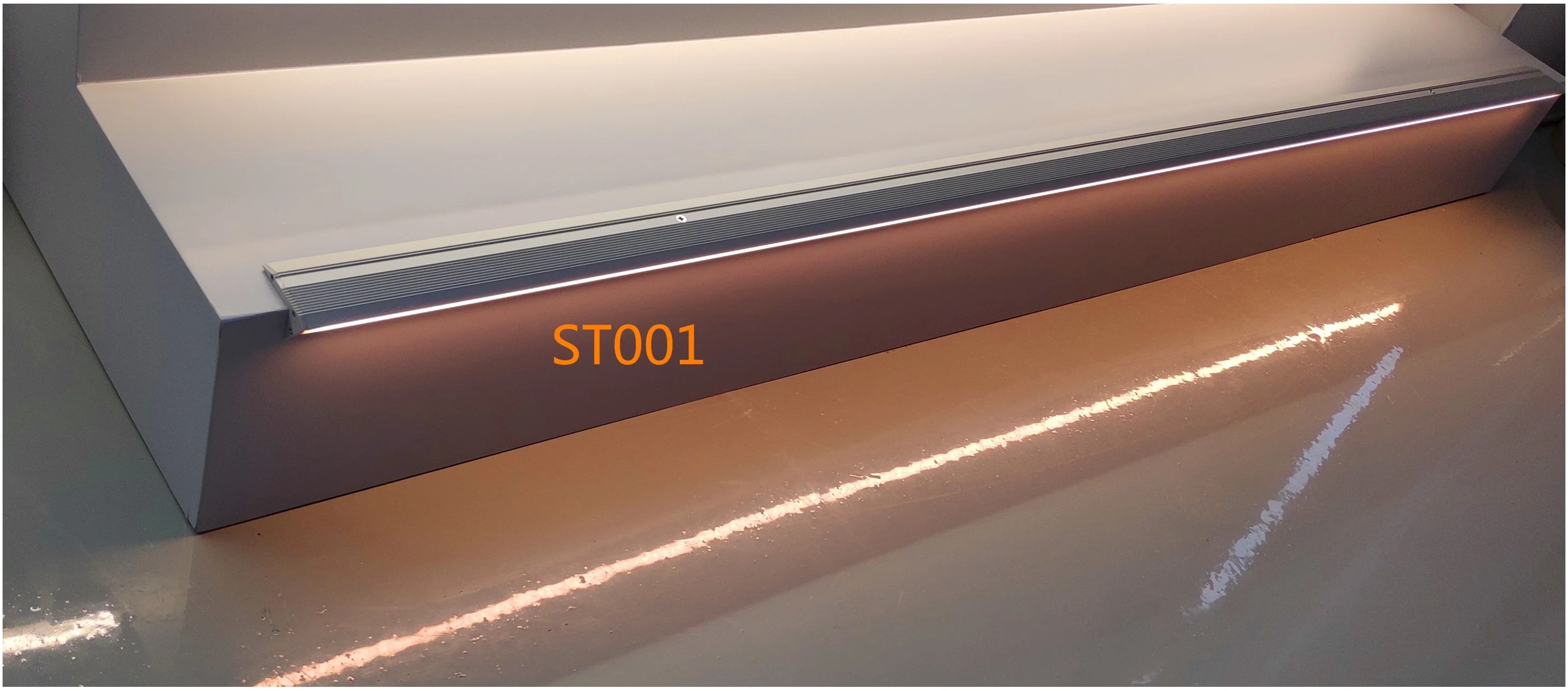 LED Aluminum Stair Profile anti-slip design silicone with PMMA diffuser