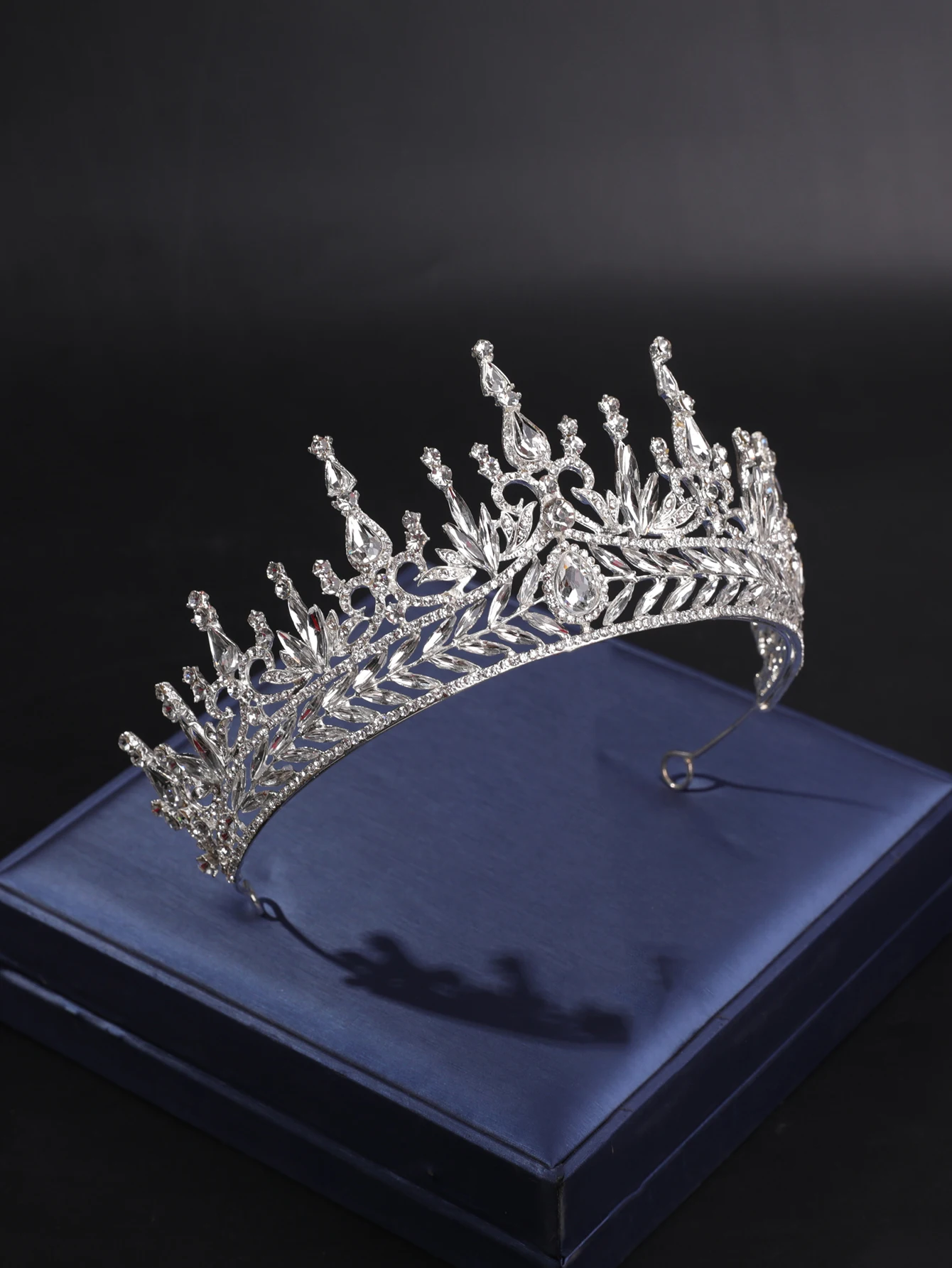 Made In China High Quality Crystal Tiara Flower Tiara Head Crown For Women Birthday Party Decorations