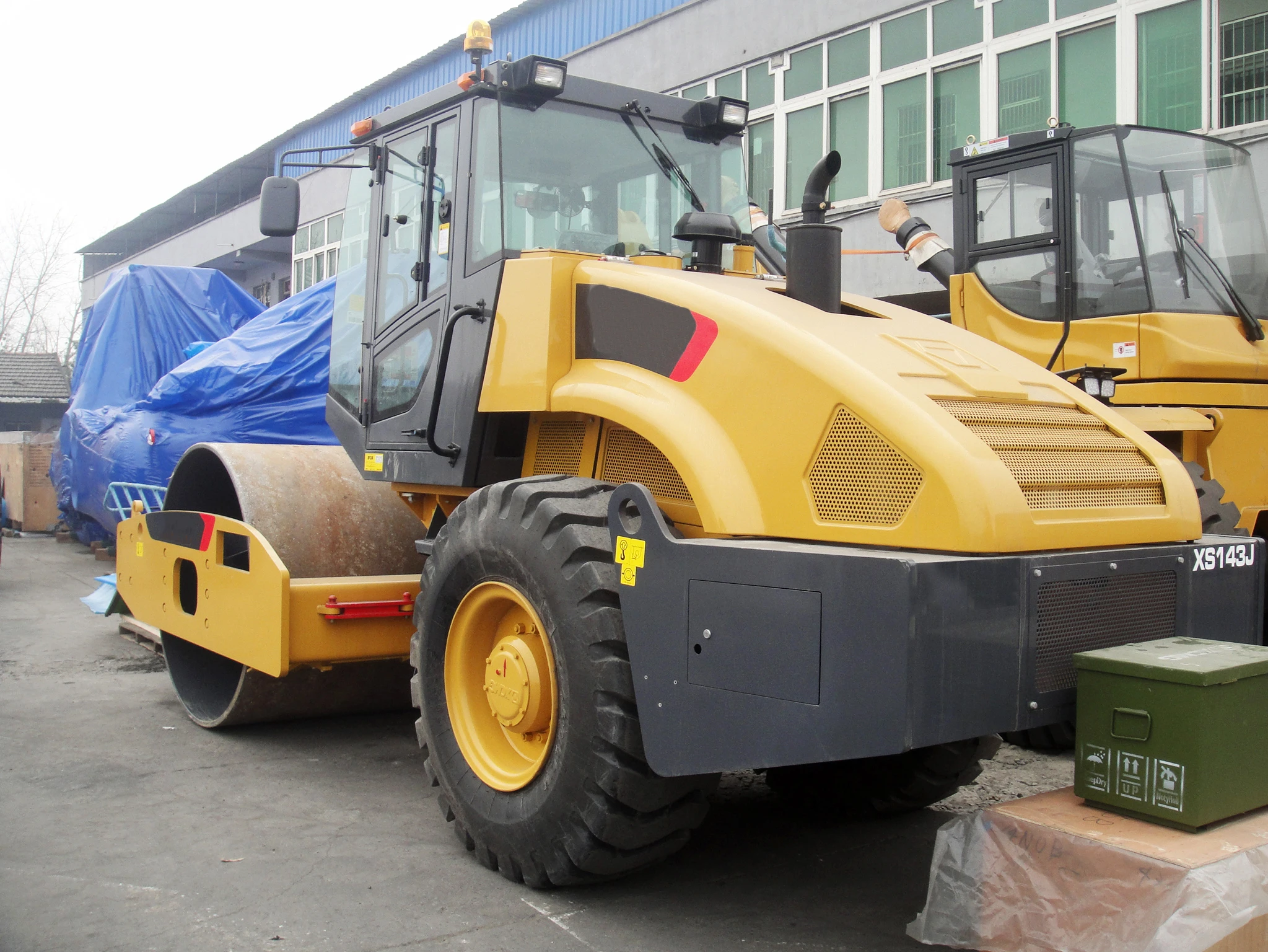 Chinese Top Brand Road Construction Machinery XS143J 14 Ton 103kw Road Roller with Factory Price for Sale
