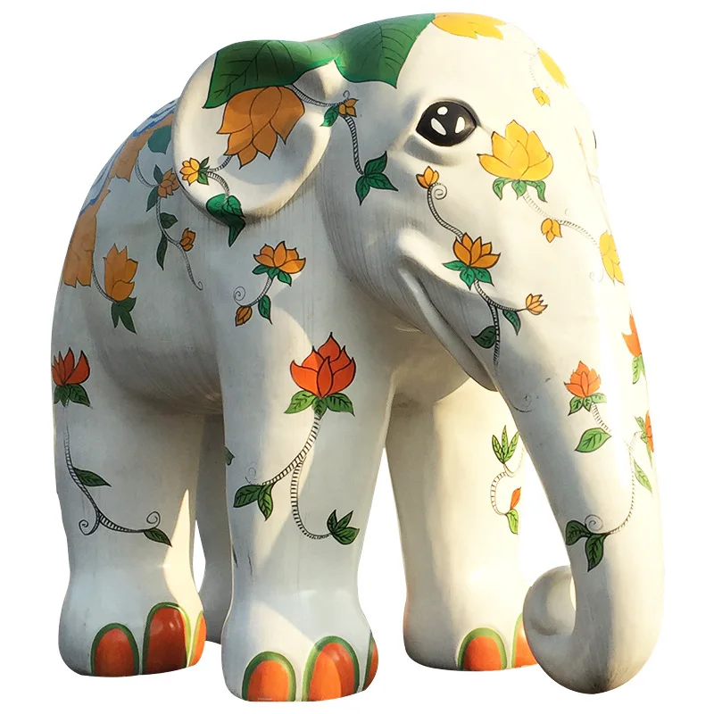 Pop Art Cute Cartoon Elephant Fiberglass  Figurine  For Decoration of The Shopping Mall Building Square