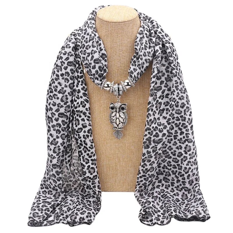 
New style autumn winter fashion leopard head with diamond leopard pattern alloy pendant ornaments noble and elegant scarf 