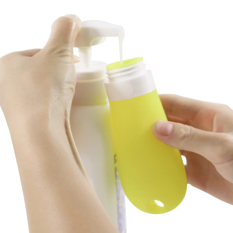 Reusale Travel Hand Sanitizer Bottle Holder Silicone Small Mini Silicone Travel Size Bottles Containers With Keychain Carabiner