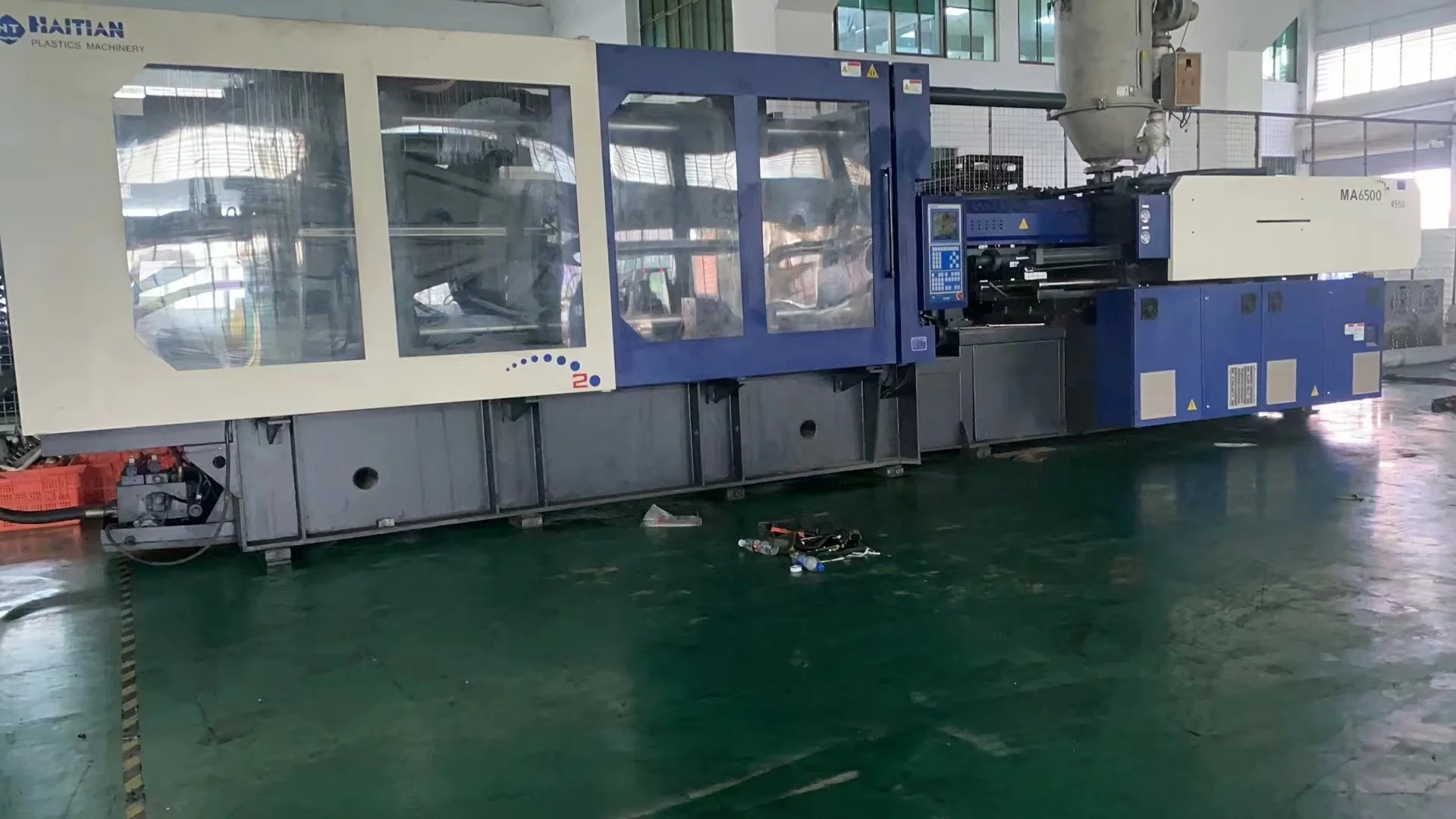 Used Haitian 650Ton Stackable Making servo Plastic Injection Molding Machine for Plastic Fruit and Vegetable Crate
