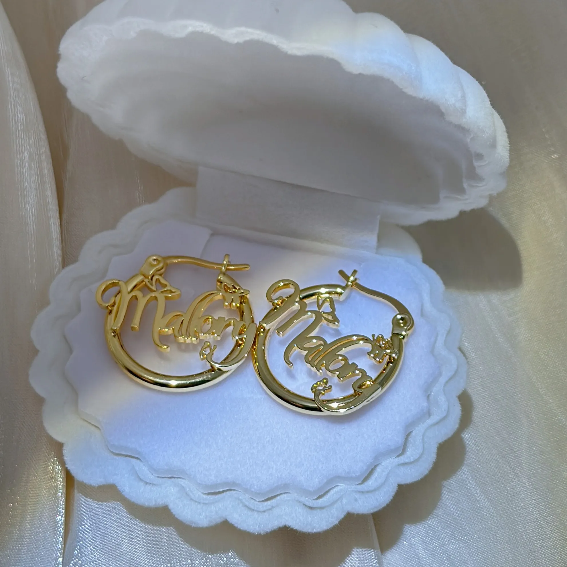 QIUHAN 3pcs Nameplate 20mm Hoop Earrings Letter Bracelet Jewelry Gift Kids Butterfly Custom Name Set