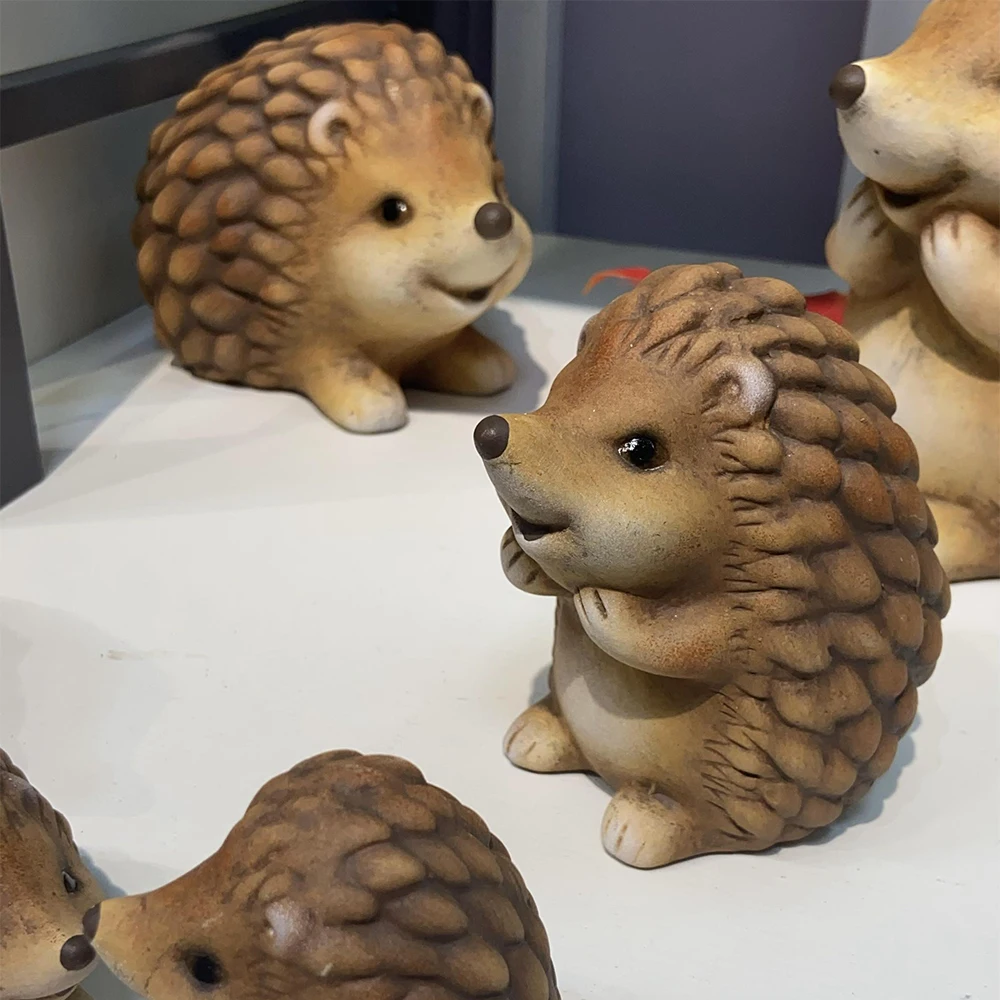 Garden decoration outdoor statue resin animal cute hedgehog holiday ornaments resin craft garden hedgehog for gift