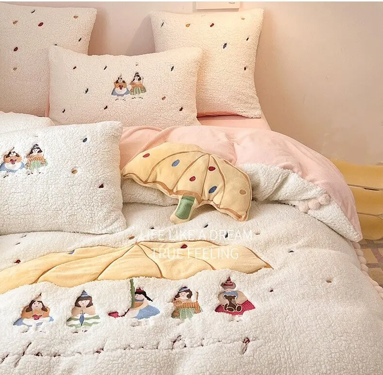 Wholesale Luxury Heart Lamb Plush Milk Plush Thickened Four Piece Set Cute Girl Embroidered Duvet Cover with Plush Bedding