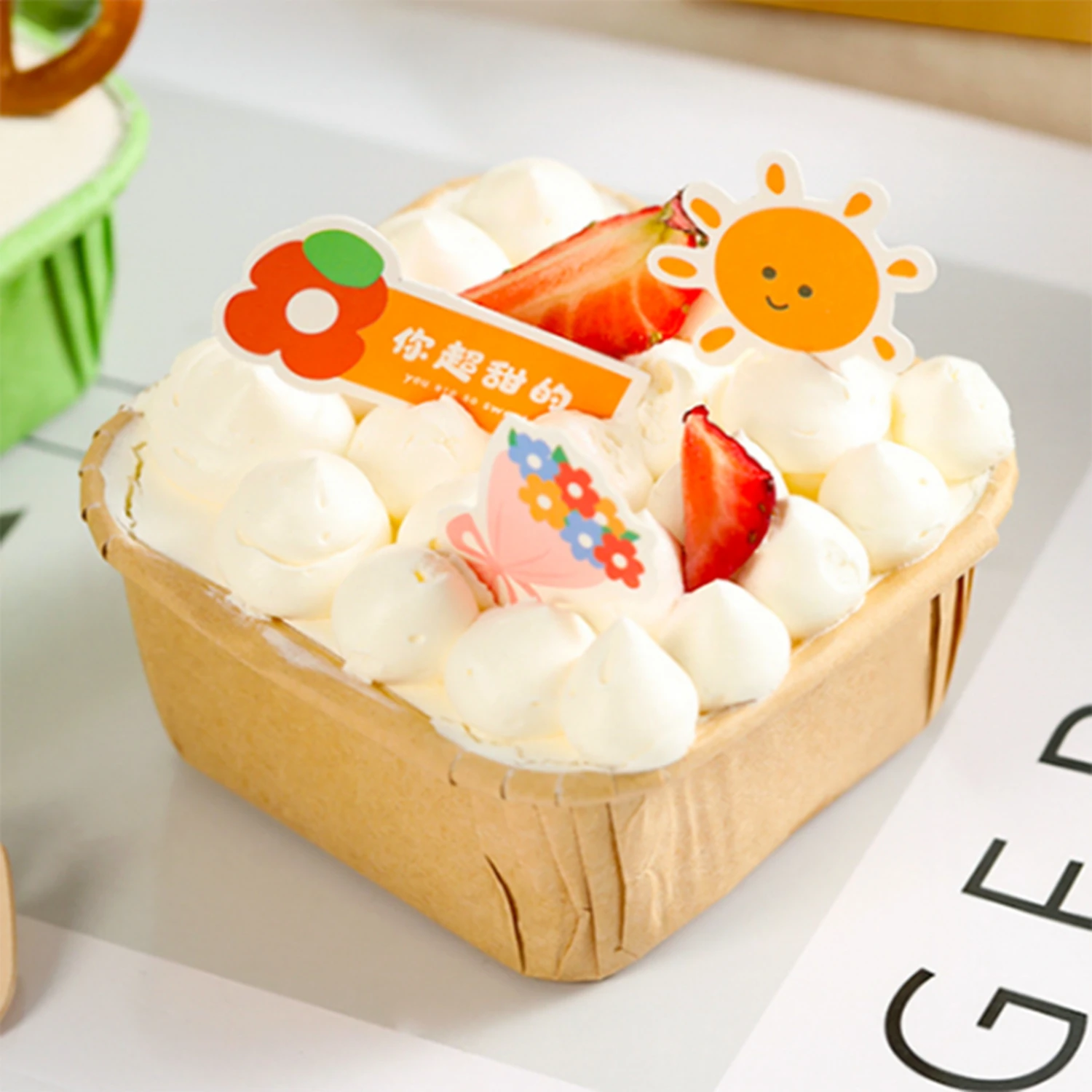 Factory Wholesale Disposable Muffin Cake Paper Baking Cups High Quality Greaseproof Paper Cupcake Liners Paper Baking Pans Mould